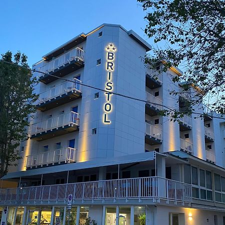 Hotel Bristol - A 30 Mt Dalla Spiaggia Misano Adriatico Exterior foto
