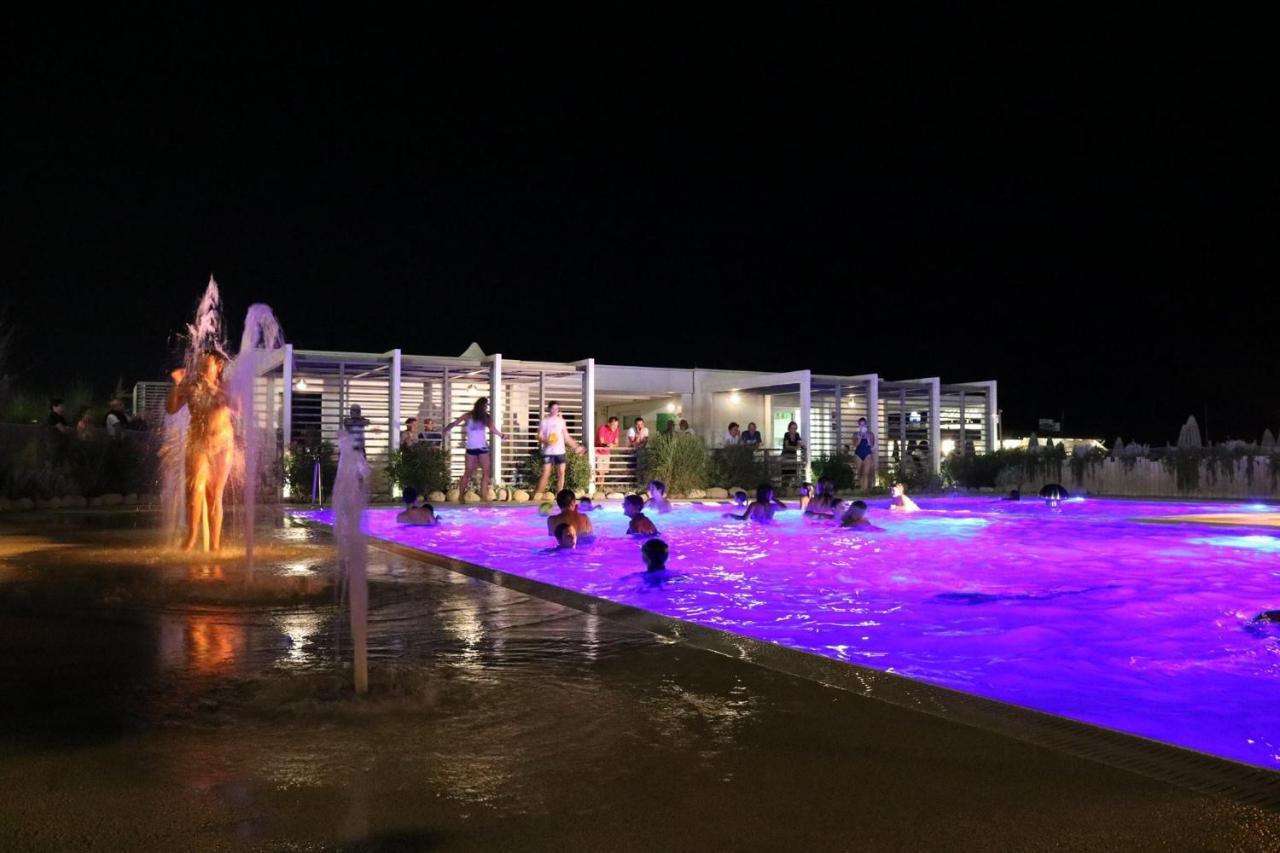 Hotel Bristol - A 30 Mt Dalla Spiaggia Misano Adriatico Exterior foto